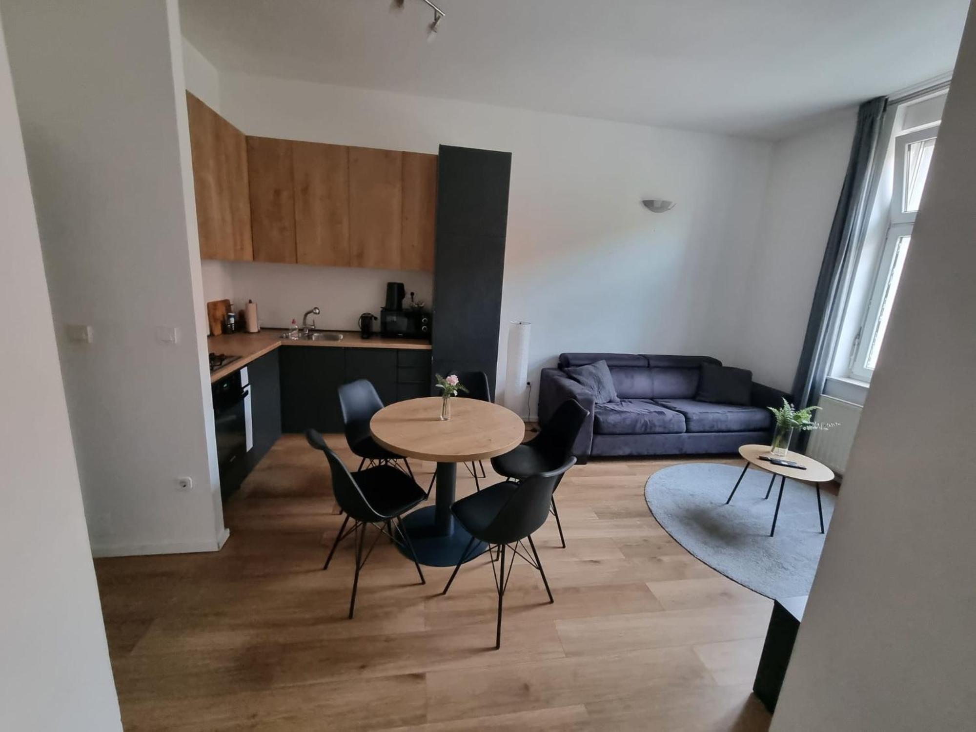 Niko's Urban Apartment